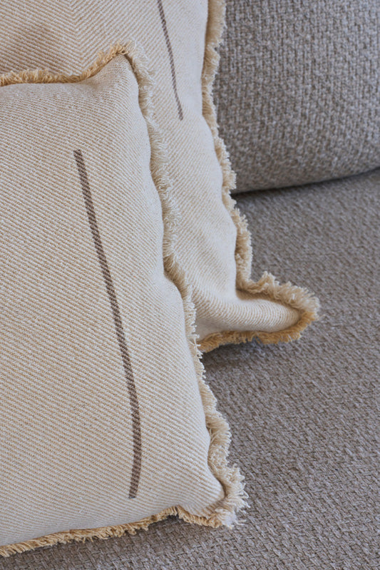 Cushion Vertical – Natural Lines