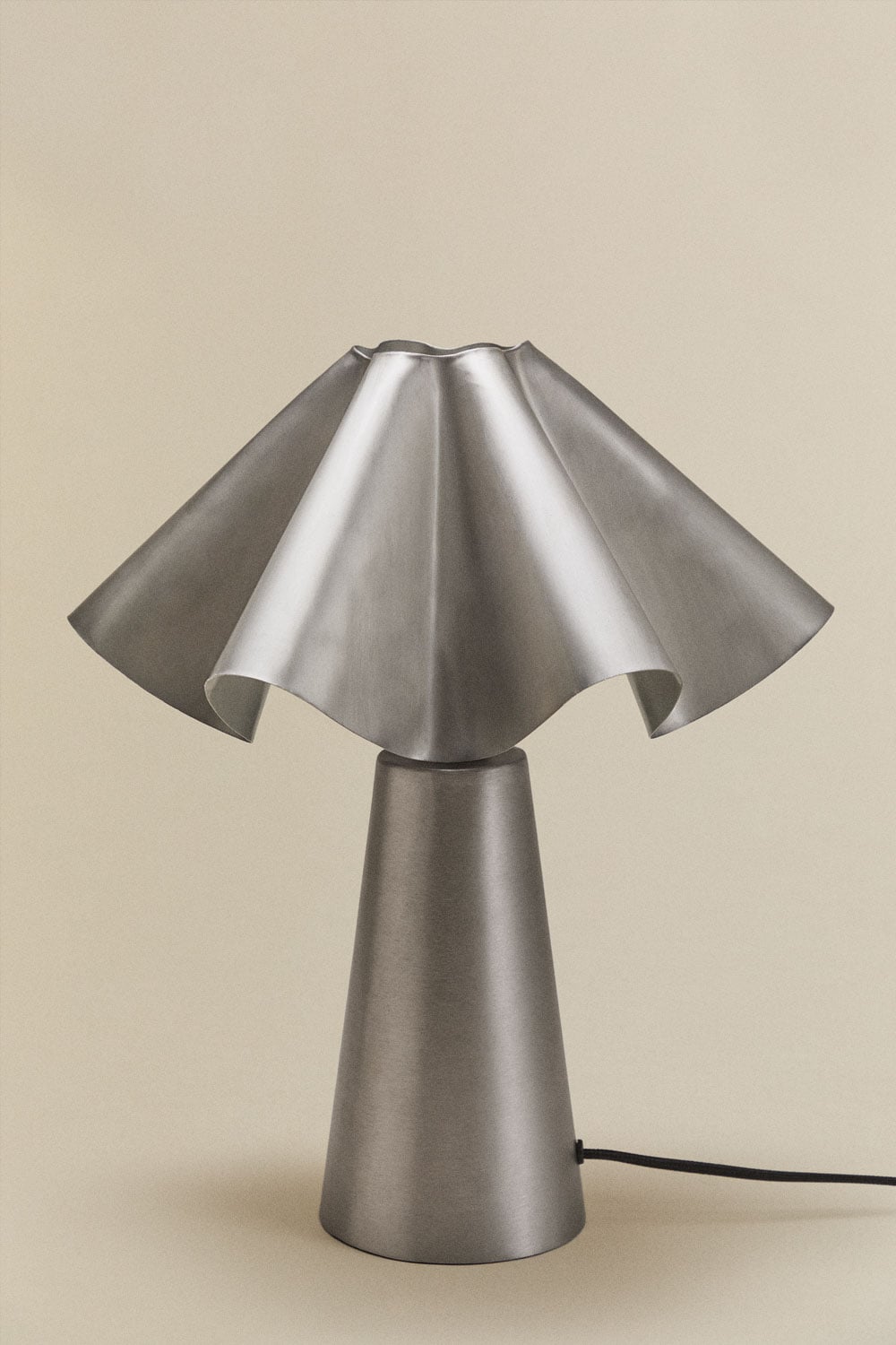 VANTA — Sculptural Table Lamp
